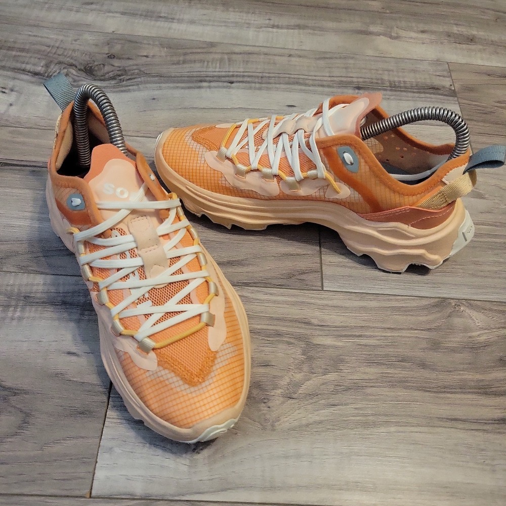 Sorel Kinetic Breakthru Tech Lace Sneakers Womens Size 6.5 Peach/Sea Salt